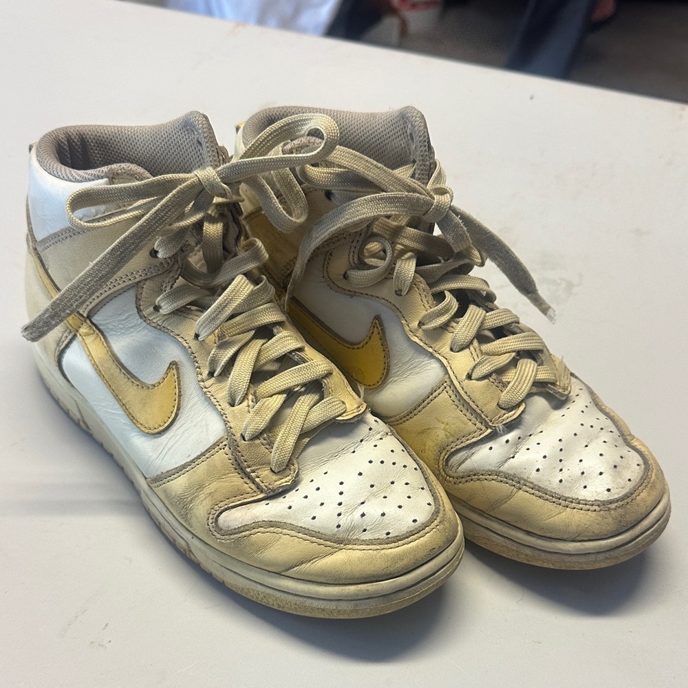 Nike High-Top Sneakers in White and yellow size:7(24cm)
